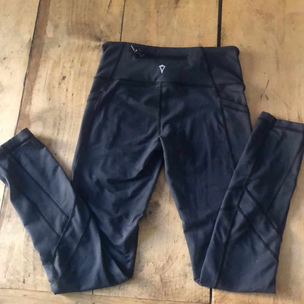 Ivivva Lululemon girls size 8 black leggings